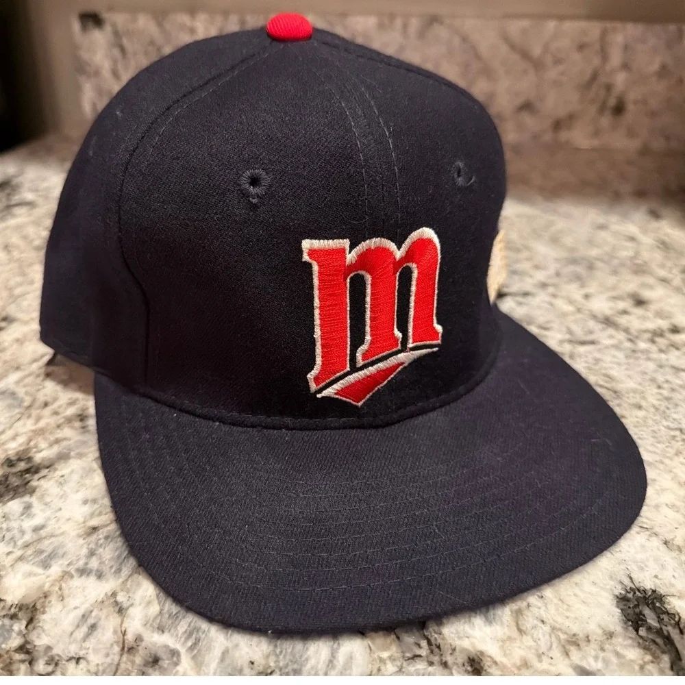 Vintage MacGregor Minnesota Twins MLB Wool Hat Navy Blue Red M Logo Size 7 Kids